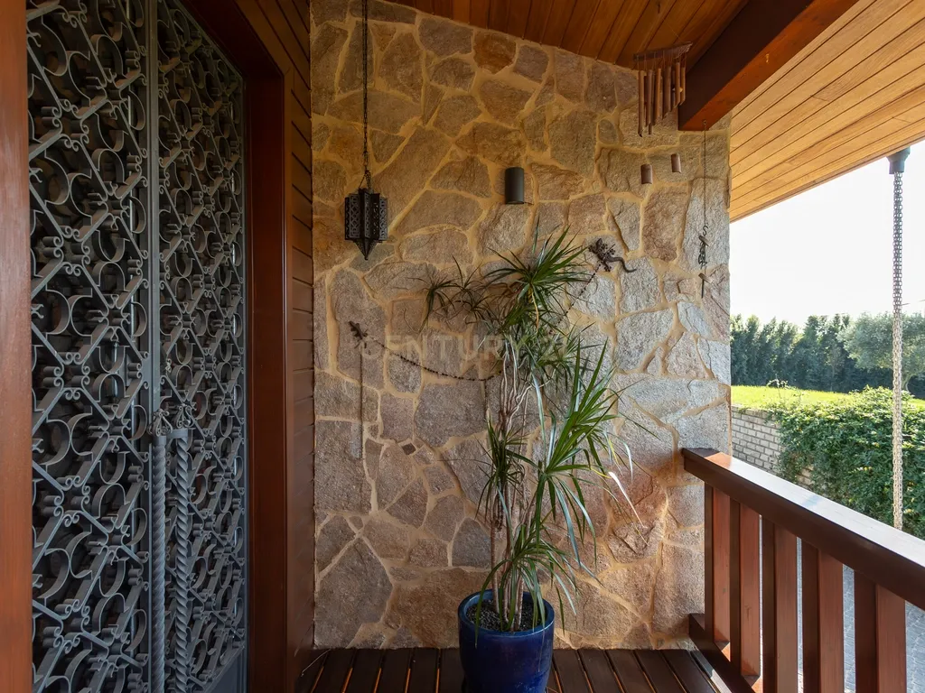Moradia Isolada em Sarilhos Grandes com Vista para o Rio e Jardim Privado - Image 71